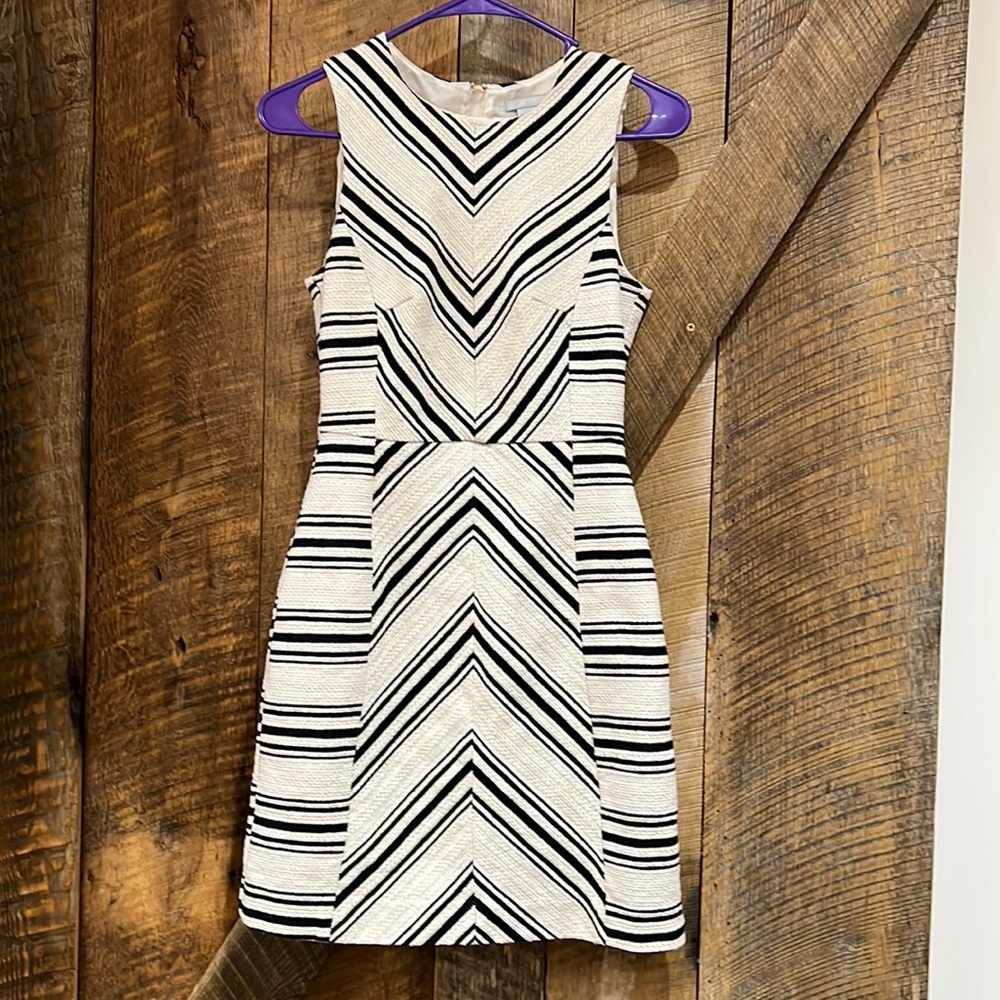 H&M Black Chevrons on Creamy White Lined Dress size 4